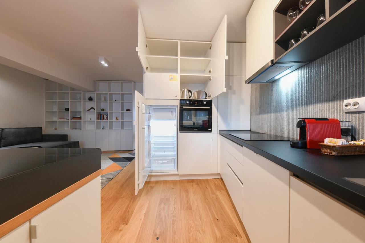 Charming 2 Bedroom Apartment Cluj-Napoca Buitenkant foto