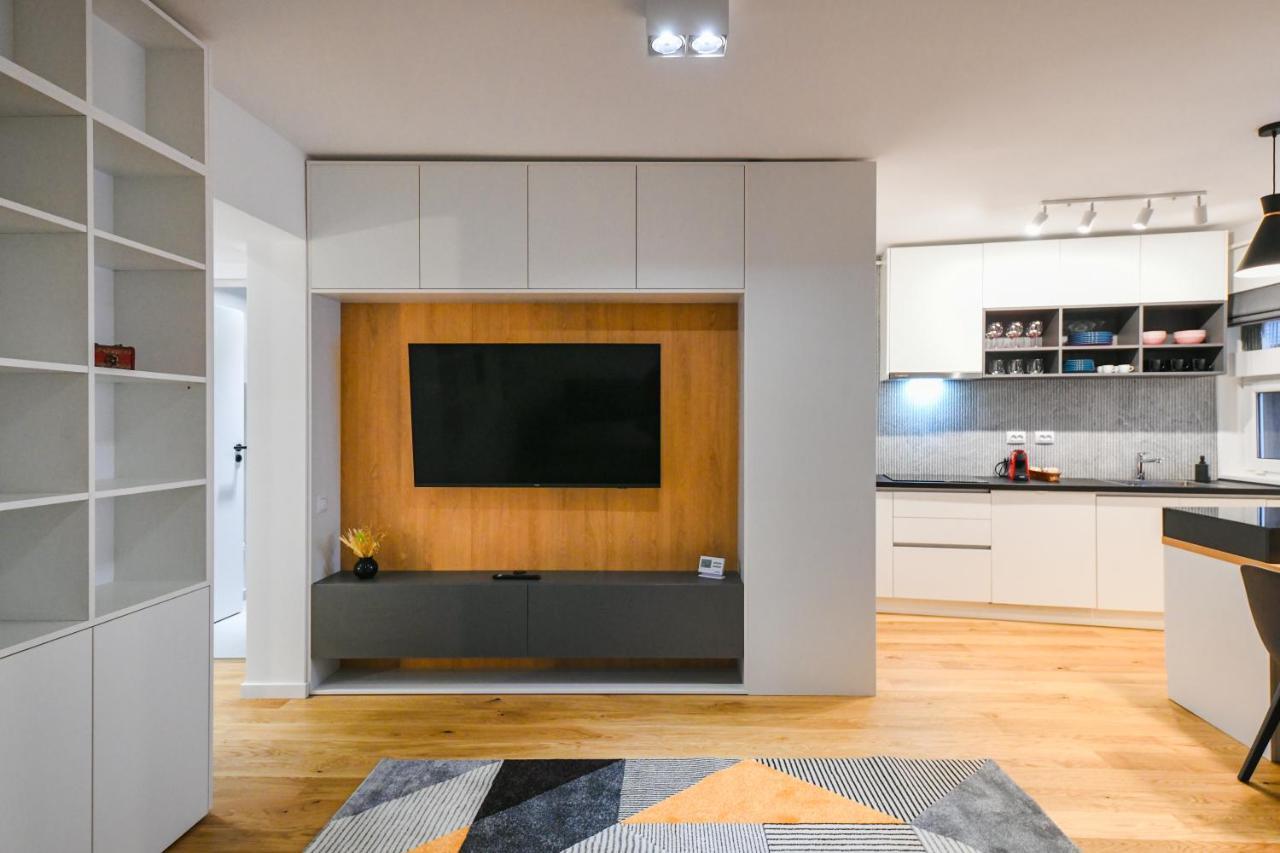 Charming 2 Bedroom Apartment Cluj-Napoca Buitenkant foto